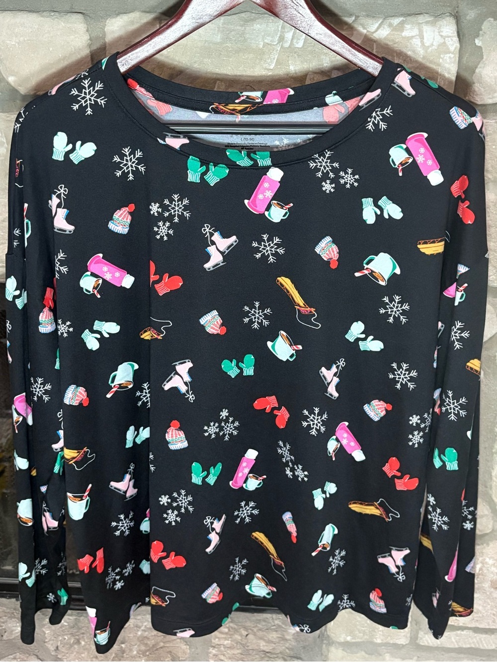 Black Holiday Motif Women's Long-Sleeve Pajama Top